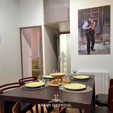 アパート The Center Terrace & Parking 4 Guests *