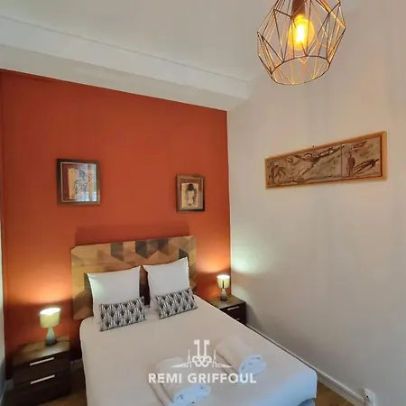 アパート The Center Terrace & Parking 4 Guests *