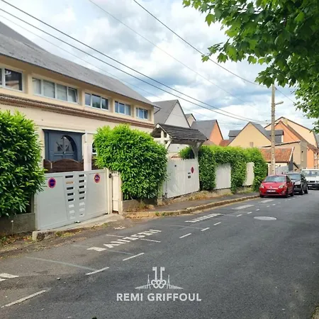 アパート The Center Terrace & Parking 4 Guests *