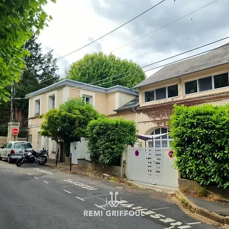 The Center Terrace & Parking 4 Guests アパート