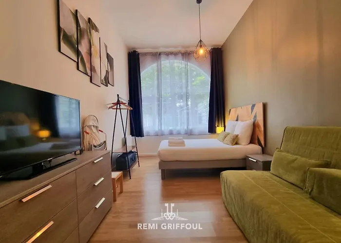 The Center Terrace & Parking 4 Guests Honfleur